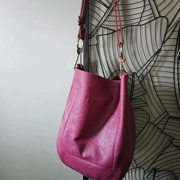 M0851 | HB30 Classic Saddle Slouchy Raspberry Hobo  Bag - Picture 11 of 16
